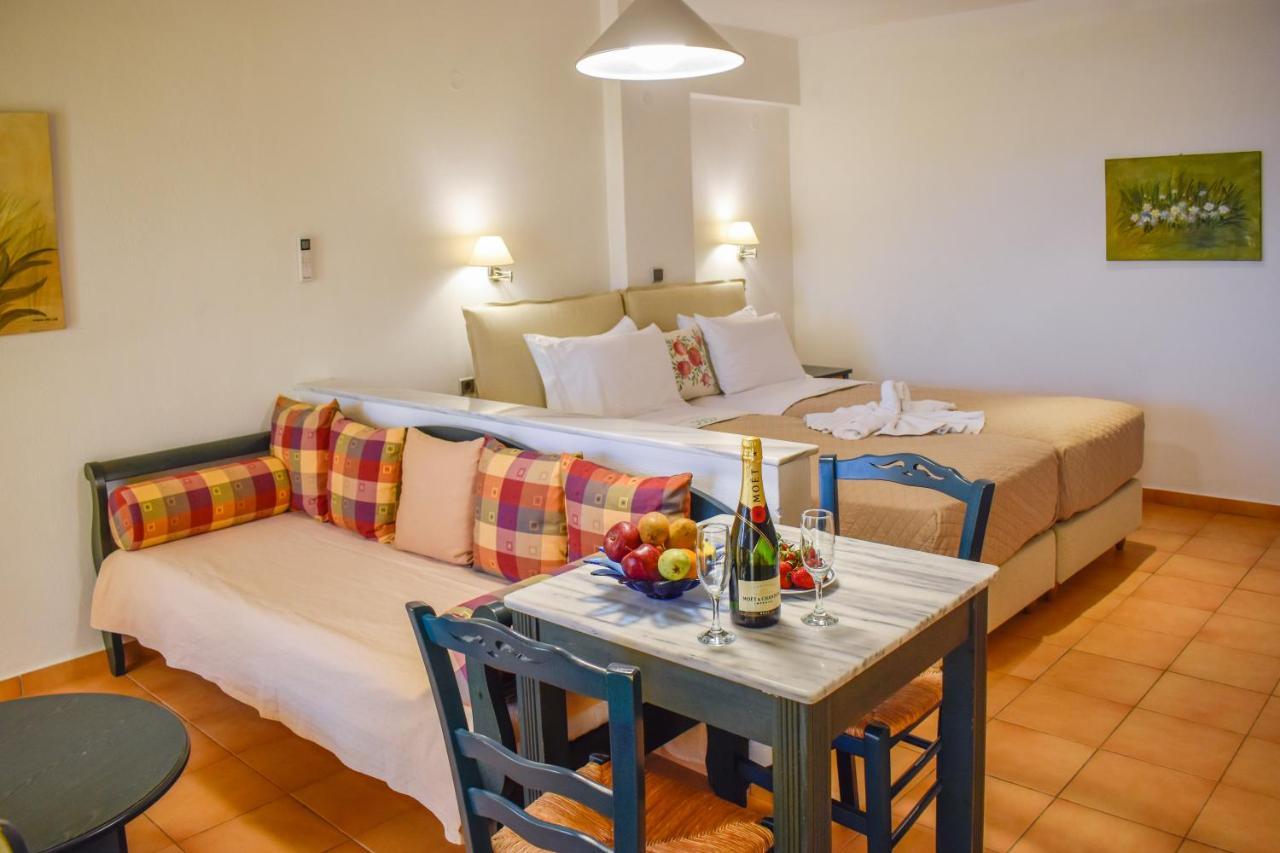 Hotel Dafni Skiathos Town Bagian luar foto