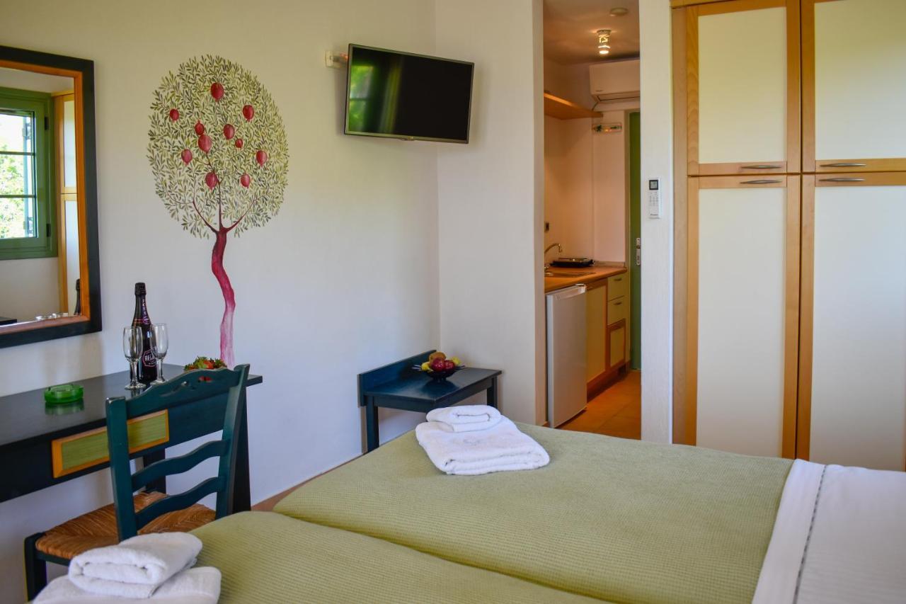 Hotel Dafni Skiathos Town Bagian luar foto