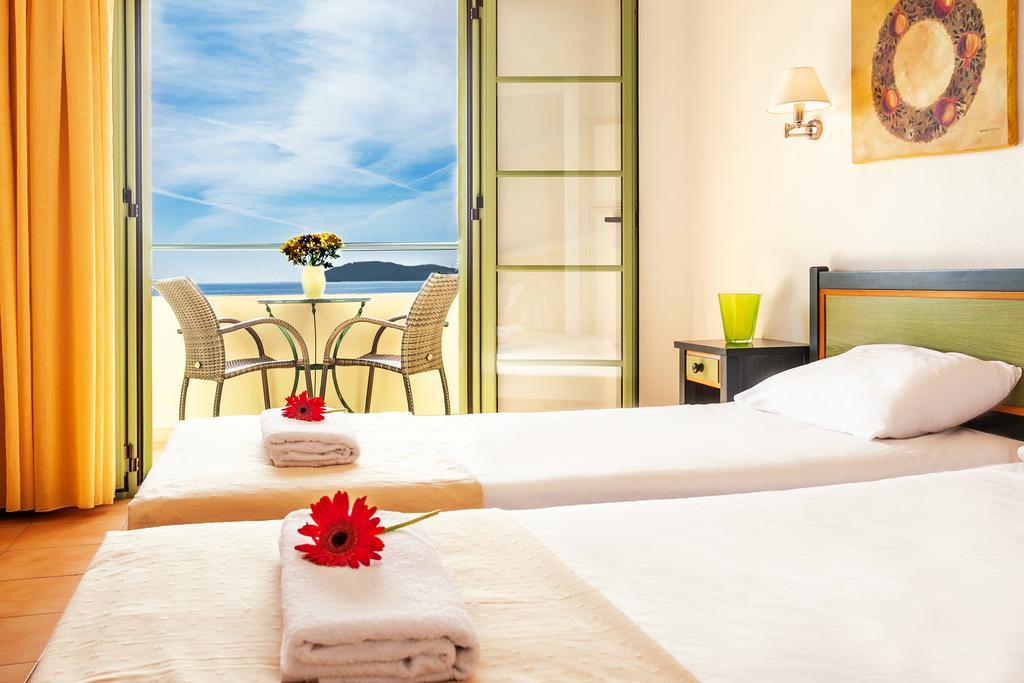 Hotel Dafni Skiathos Town Ruang foto